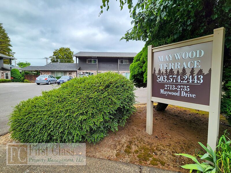1st image of 2725 Maywood Dr