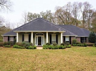 16598 M P Planche Rd, Covington, LA 70435