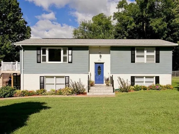 289 3rd St, Shenandoah Junction, WV 25442