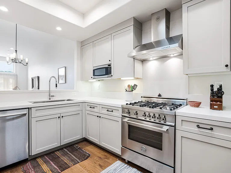 12020 Guerin St #Penthouse 5 — Photo 11