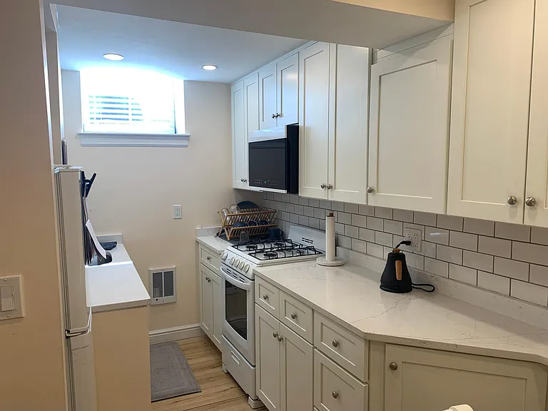 69 Revere St — Photo 6