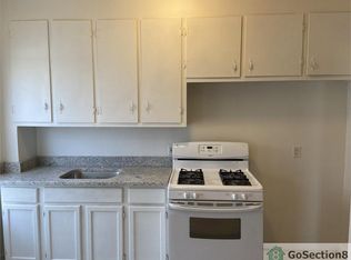 31 Thompson St #2R, Fall River, MA 02720