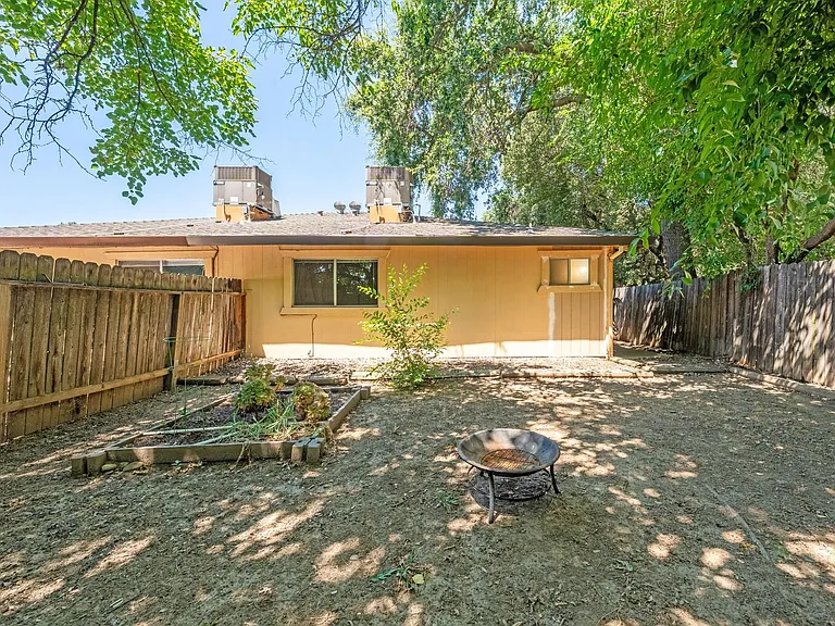 4830 Suncrest Way — Photo 32