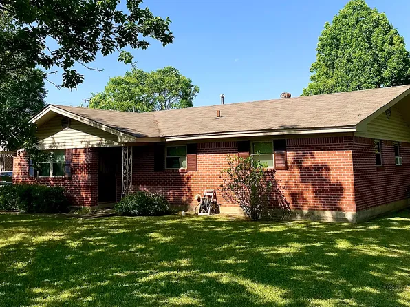 2619 McArthur Dr, Columbus, MS 39705