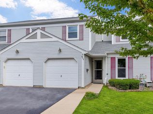 817 Texas Ct, Carol Stream, IL 60188