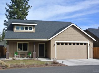 472 N Village Meadows Rd, Sisters, OR 97759