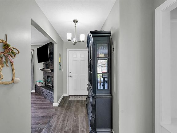 4th image of 427 Eyer St