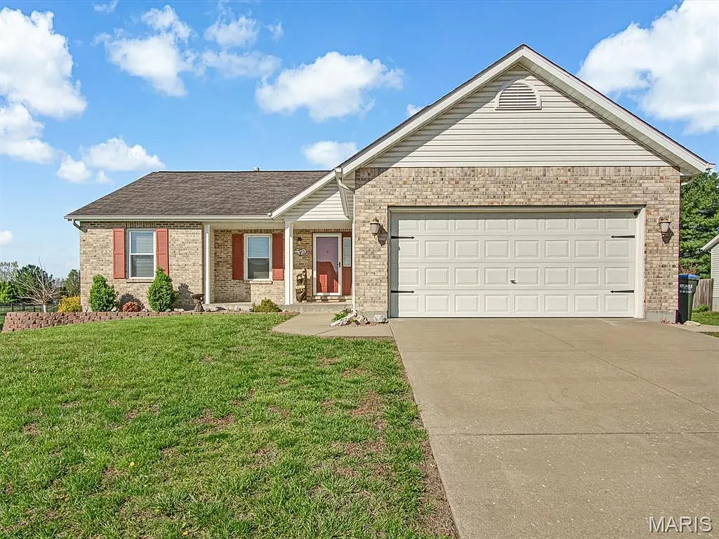 135 Westview Pl photo 1