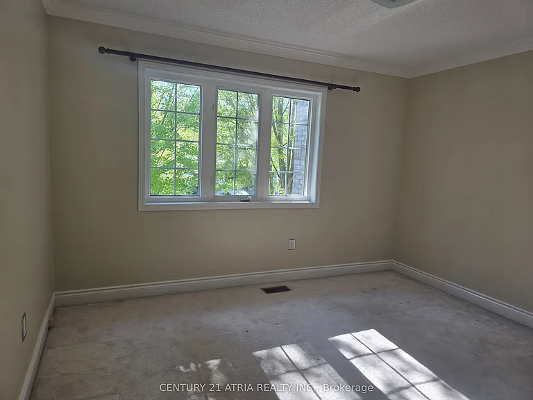 82 Red River Cres — Photo 18