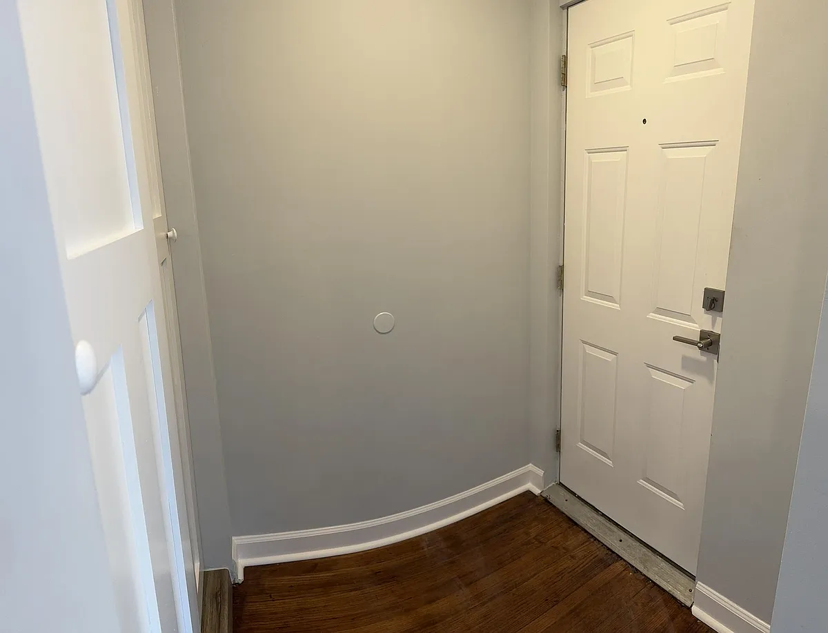 Building Photo - 3628 N Hermitage Ave #1