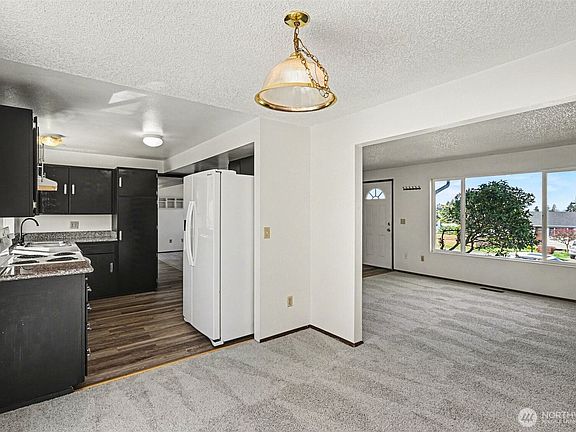 2nd image of 27938 22nd Avenue S