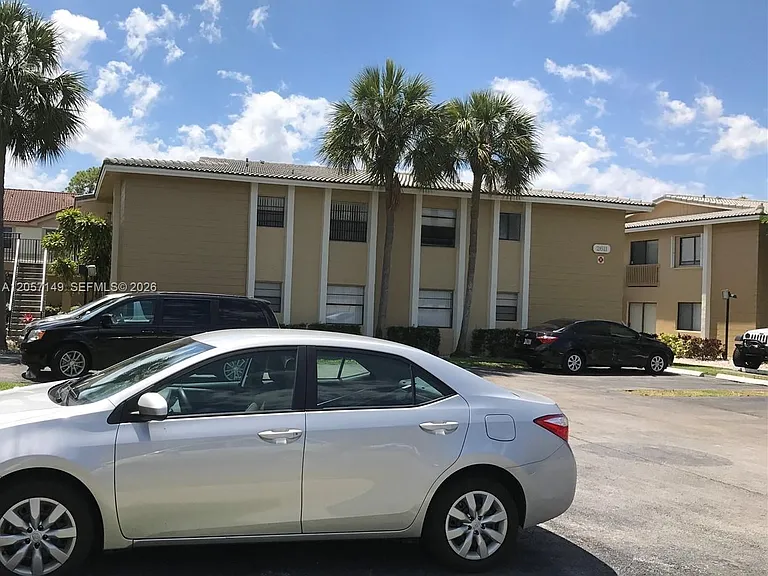 2631 Riverside Dr #2 — Photo 9