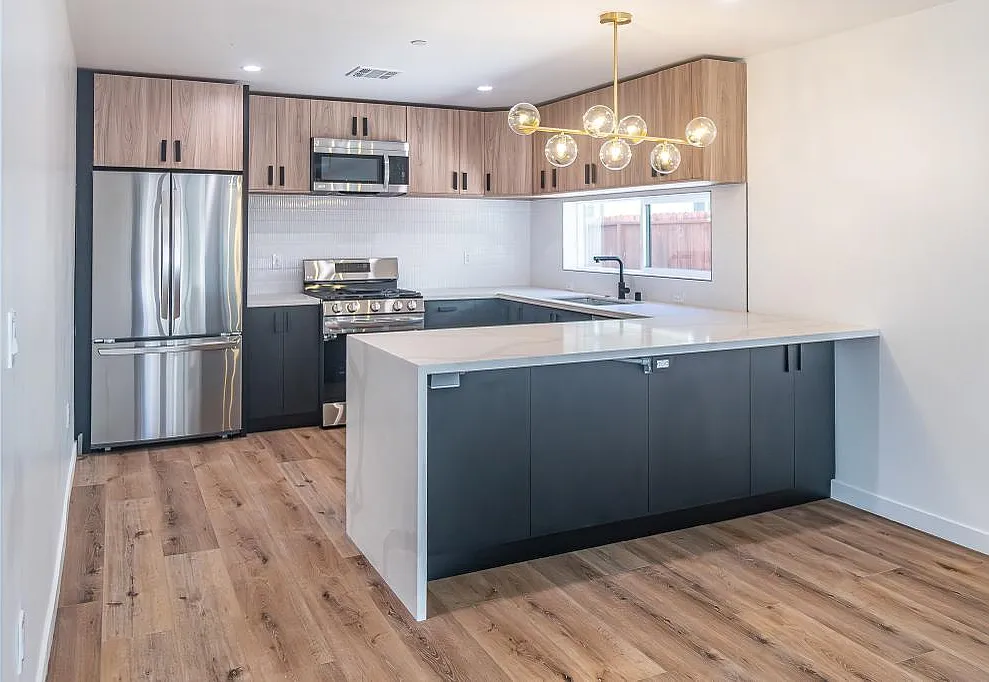 1 bed, 1.5 bath, 700 sqft, $2,600 — Photo 1