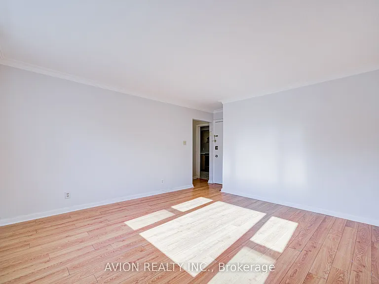 882 Broadview Ave #3 — Photo 5