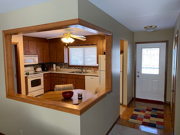 2nd image of 7821 Broadview Dr