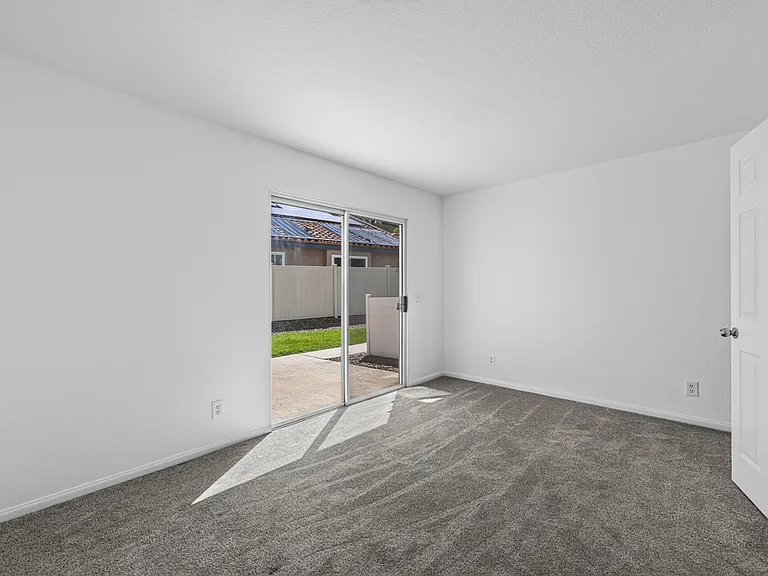 13887 Carriage Rd — Photo 29