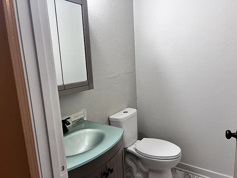 1107 Wilson St — Photo 45