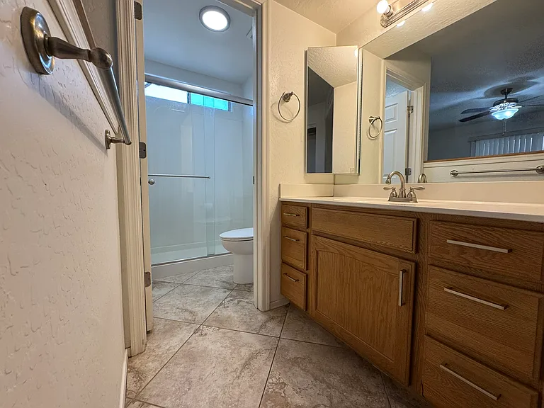 3201 W Paradise Ln — Photo 12