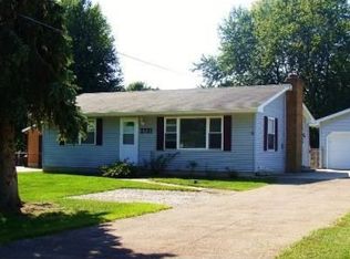 2731 Grovenburg Rd, Lansing, MI 48911