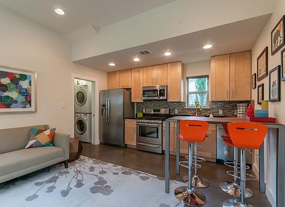 3rd image of 5514 Avenue G #B