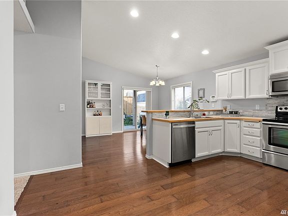 4th image of 3612 Andress St NE