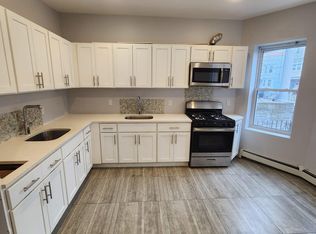 102 Wegman Pkwy #1AB, Jersey City, NJ 07305