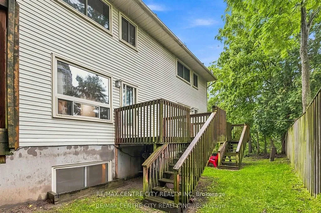 4 bed, $2,400 — Photo 2