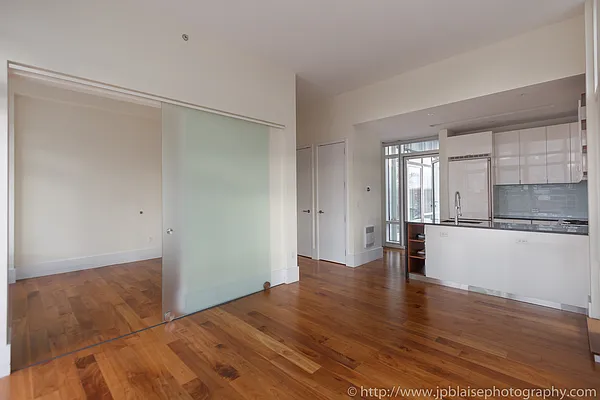 Rented by Luminous Realty | media 38