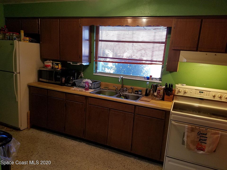 2nd image of 790 Hillcrest Ave