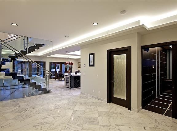 2nd image of 520 Glorietta Blvd