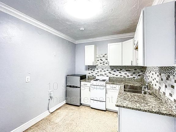 2nd image of 407 S Jupiter Ave #8