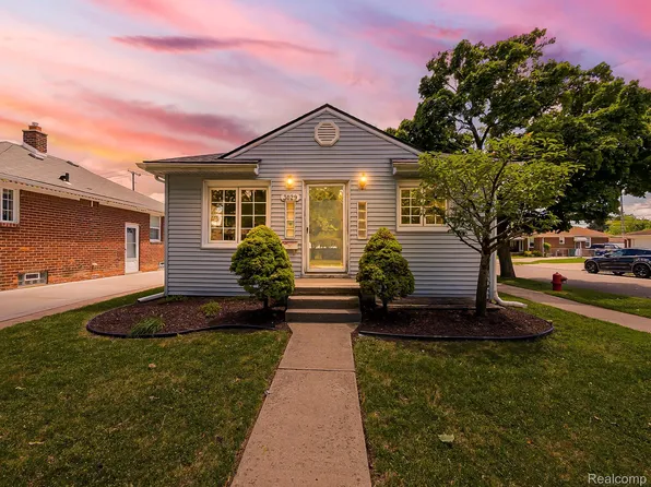 3029 Ferris Ave, Lincoln Park, MI 48146
