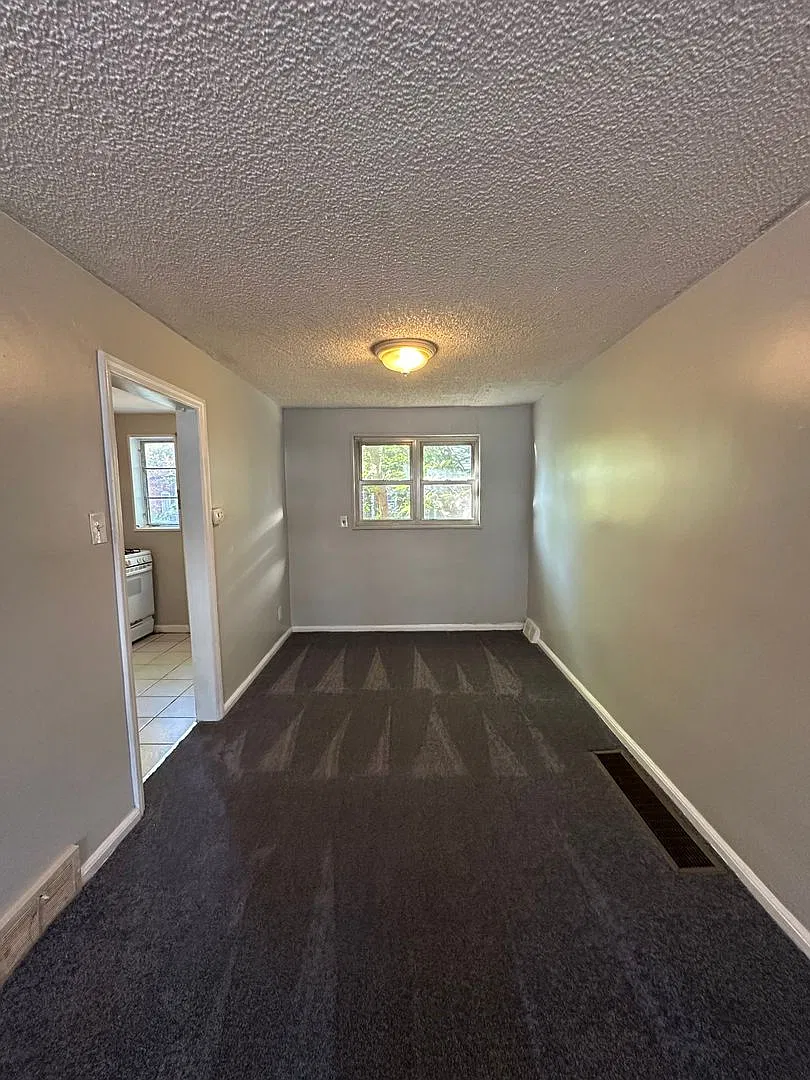 2 Bed/ 1 Bath For Rent! Darby — Photo 4
