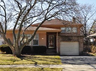312 N Eastwood Ave, Mount Prospect, IL 60056