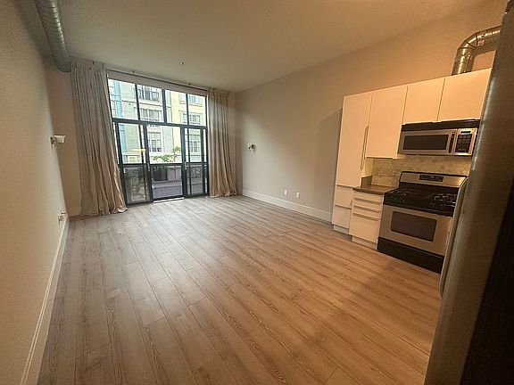 4th image of 334 Santana Row APT 223