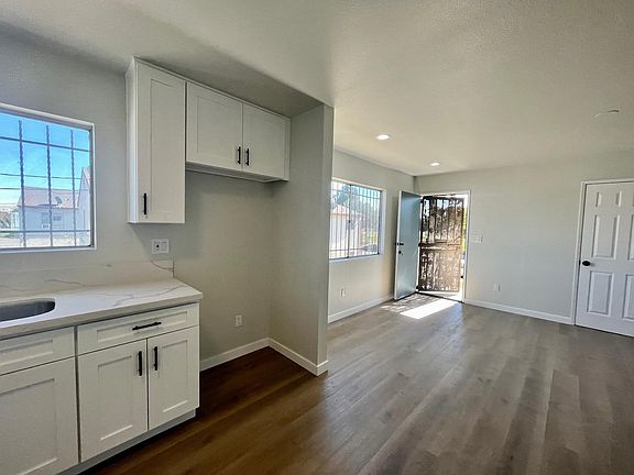 4th image of 867 E 120th St #1