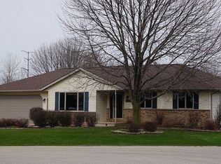 W6059 Golden Ct, Appleton, WI 54915