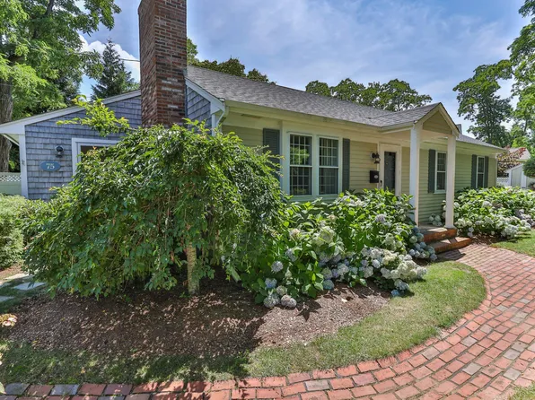 75 Comanche Drive, Falmouth, MA 02540