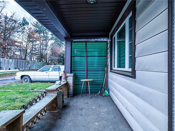 4th image of 1623 Woodlawn Ct