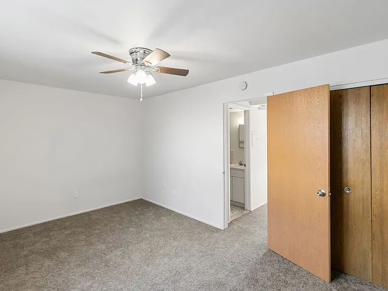 16435 E Twelve Mile Rd — Photo 10