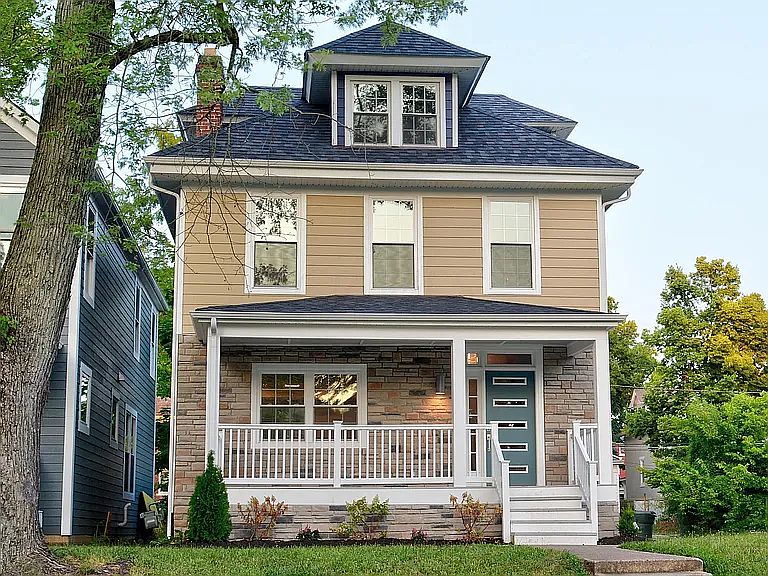 1st image of 412 Stoddart Ave