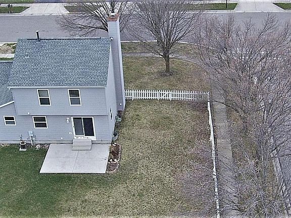 4th image of 1491 Village Dr