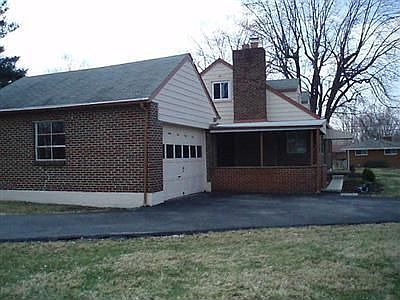 4th image of 3943 Fieldcrest Dr