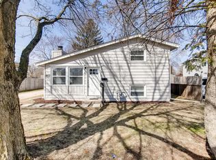 457 Tulsa Ave, Carpentersville, IL 60110