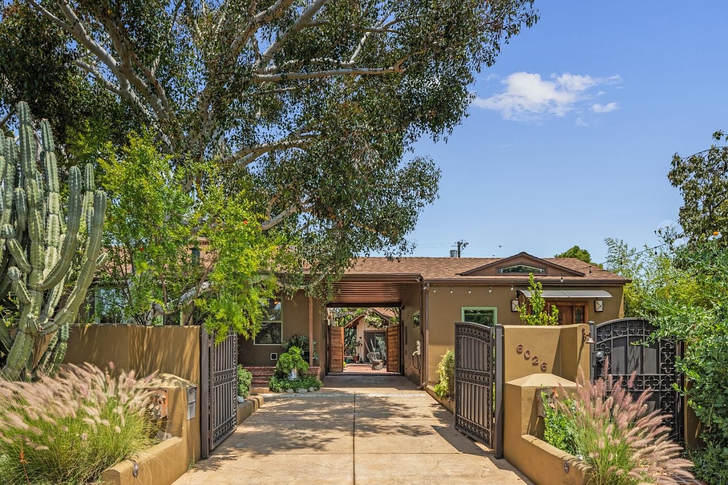 pucpuff✕4 6026 Fulcher Ave, North Hollywood, CA 91606 | Zillow