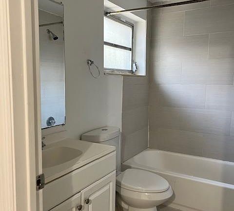 4th image of 2190 SW 13th St