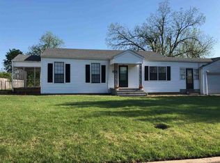 1015 E 4th St, Cushing, OK 74023