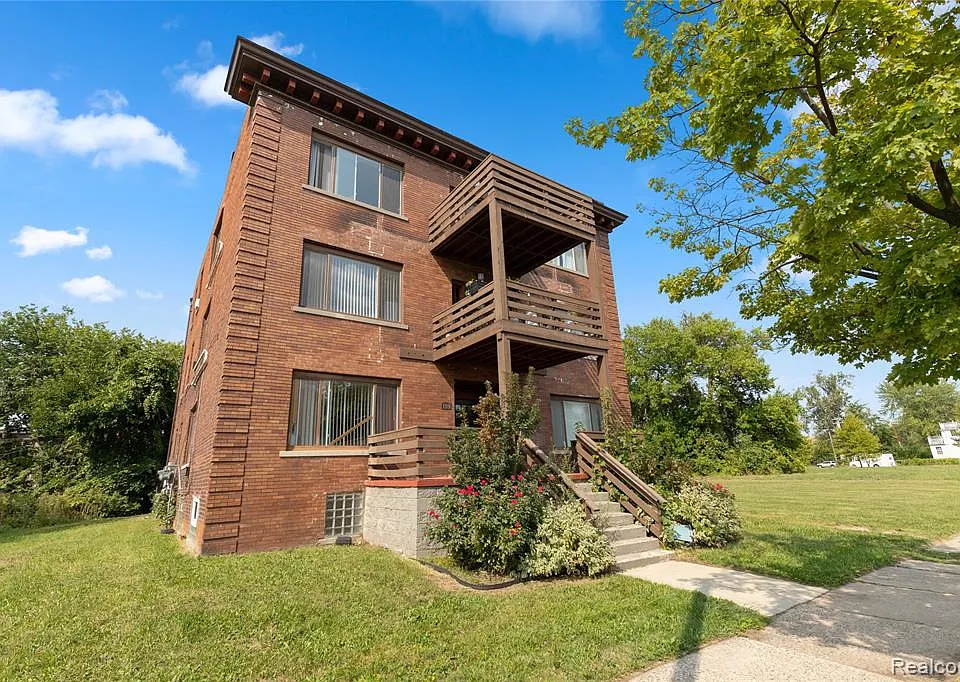 109 Leicester Ct #1
