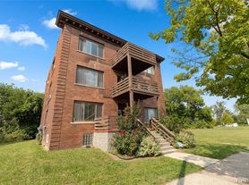 109 Leicester Ct, Detroit, MI