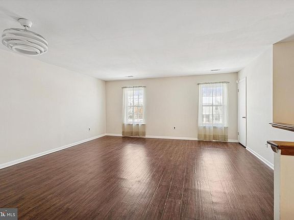 5th image of 1219 Crosshill Ct